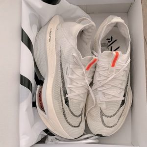 WNS AIR ZOOM ALPHAFLY NEXT% 2 | size 8.5